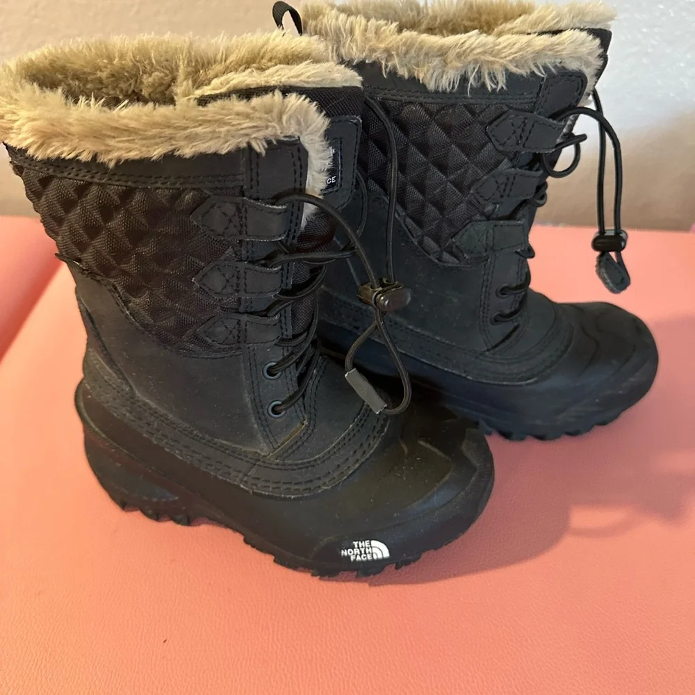 The North Face Kids Black Snow Boots - Picture 2 of 5